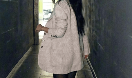 邓家佳爱情公寓小姨妈黑丝性感街拍!羊不点微密圈写真