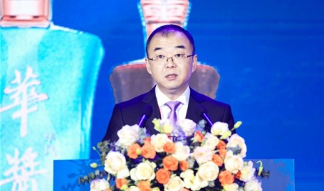 何尊敬传承国企显担当｜“五美”华酱逆势起航？美酱