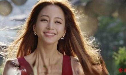 美女的诞生完整版在线观看,从平凡到璀璨,一段逆袭人生的故事